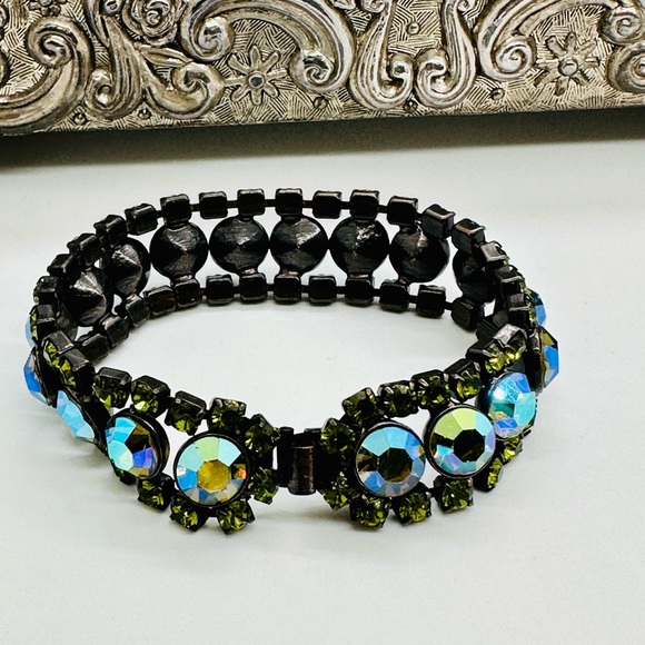🔥Vintage Green Rhinestone Borealis Bracelet - Picture 4 of 13